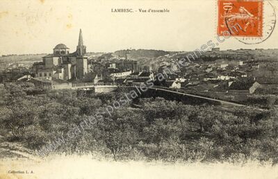 Carte postale ancienne Vue d'ensemble — Lambesc (Bouches-du-Rhône)