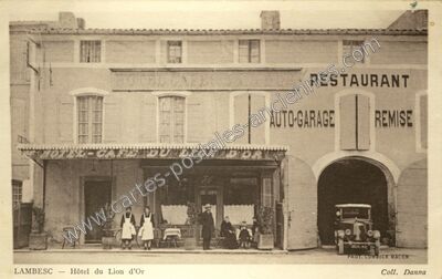 Carte postale ancienne Hôtel du Lion d'Or — Lambesc (Bouches-du-Rhône)