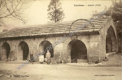 Carte postale ancienne Lavoir (1759 — Lambesc (Bouches-du-Rhône)