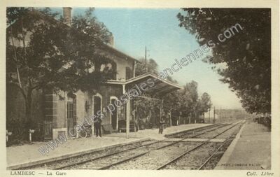 Carte postale ancienne La Gare — Lambesc (Bouches-du-Rhône)