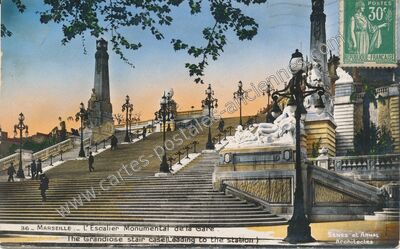 Carte postale ancienne L'Escalier Monumental de la Gare — Marseille (Bouches-du-Rhône)