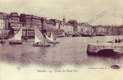 Carte postale ancienne Entrée du Vieux Port — Marseille (Bouches-du-Rhône)