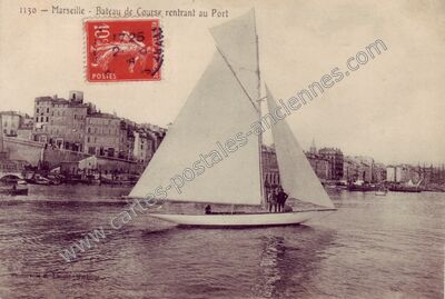 Carte postale ancienne Bateau de Course rentrant au Port — Marseille (Bouches-du-Rhône)