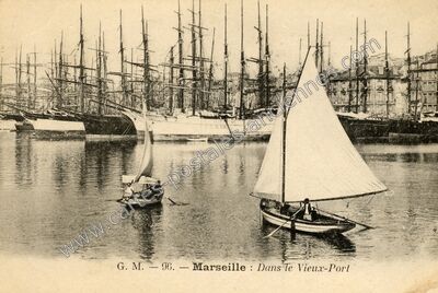 Carte postale ancienne Dans Le Vieux-Port — Marseille (Bouches-du-Rhône)