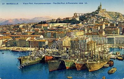 Carte postale ancienne Vieux Port, Vue panoramique - The Old Port, A Panorama view — Marseille (Bouches-du-Rhône)