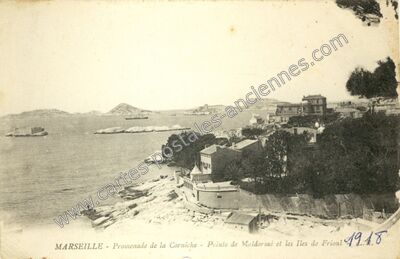 Carte postale ancienne Promenade de la Corniche - Pointe de Maldormè et les Iles de Frioul — Marseille (Bouches-du-Rhône)