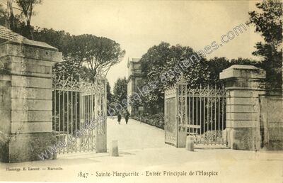 Carte postale ancienne Sainte-Marguerite - Entrée Principale de l'Hospice — Marseille (Bouches-du-Rhône)