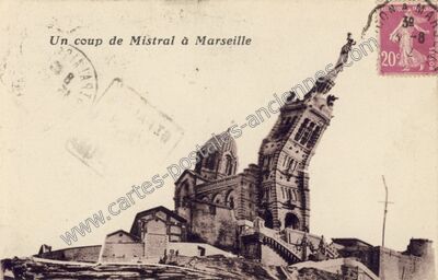 Carte postale ancienne Un coup de Mistral — Marseille (Bouches-du-Rhône)