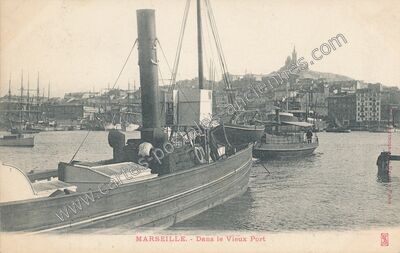 Carte postale ancienne Dans le Vieux Port — Marseille (Bouches-du-Rhône)