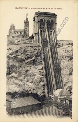 Carte postale ancienne Ascenseurs de N.-D. de la Garde — Marseille (Bouches-du-Rhône)