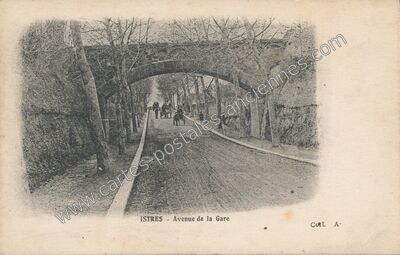 Carte postale ancienne Avenue de la Gare — Istres (Bouches-du-Rhône)