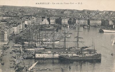 Carte postale ancienne Un coin du Vieux-Port — Marseille (Bouches-du-Rhône)