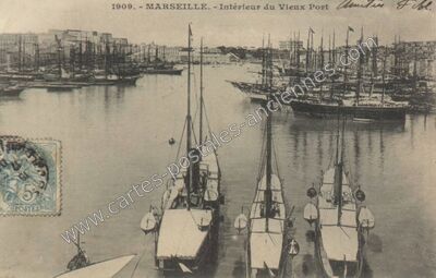 Carte postale ancienne Intérieur du Vieux Port — Marseille (Bouches-du-Rhône)