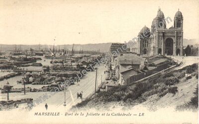 Carte postale ancienne Port de la Joliette et la Cathédrale — Marseille (Bouches-du-Rhône)