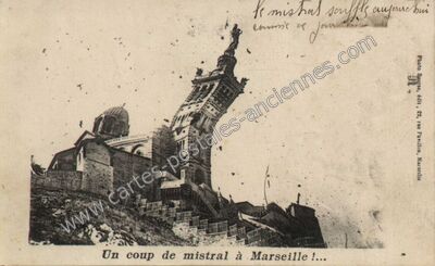 Carte postale ancienne Un coup de mistral — Marseille (Bouches-du-Rhône)