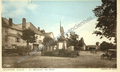 Carte postale ancienne Le Monument aux Morts — Allanche (Cantal)