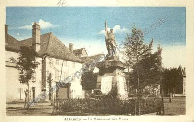 Carte postale ancienne Le Monument aux Morts — Allanche (Cantal)