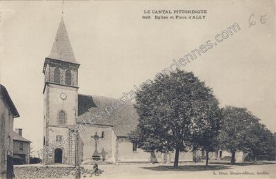 Carte postale ancienne Eglise et Place — Ally (Cantal)
