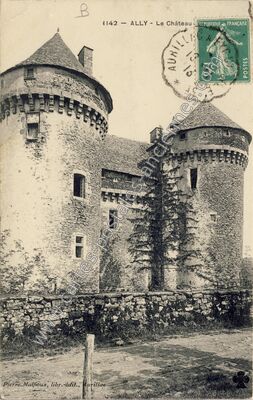 Carte postale ancienne Chateau de la Vigne — Ally (Cantal)