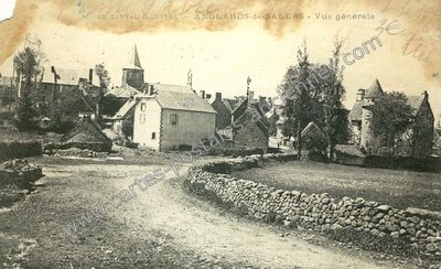 Carte postale ancienne Le Cantal illustré — Anglards-de-Salers (Cantal)