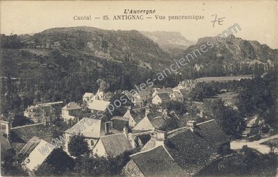 Carte postale ancienne Vue panoramique — Antignac (Cantal)