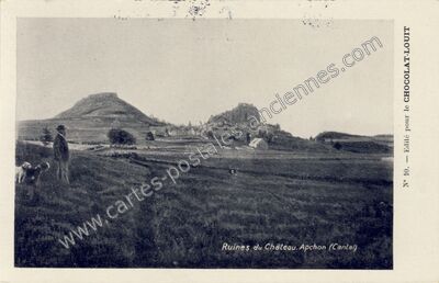 Carte postale ancienne Ruines du Château — Apchon (Cantal)