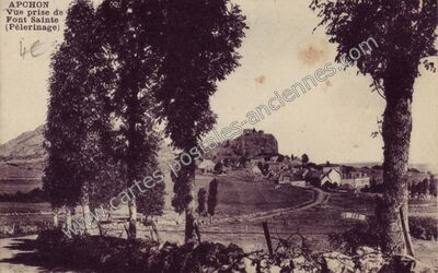 Carte postale ancienne Vue prise de Font Sainte (Pèlerinage) — Apchon (Cantal)