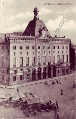 Carte postale ancienne L'Hôtel de Ville — Aurillac (Cantal)