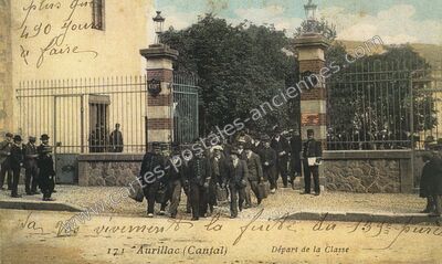 Carte postale ancienne Départ de la Classe — Aurillac (Cantal)