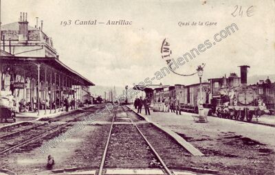 Carte postale ancienne Quai de la Gare — Aurillac (Cantal)