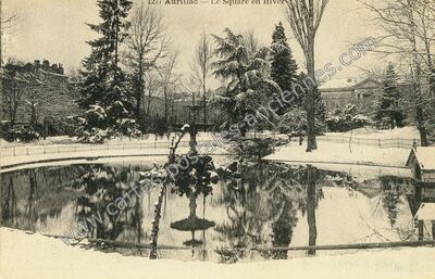 Carte postale ancienne Le Square en Hiver — Aurillac (Cantal)
