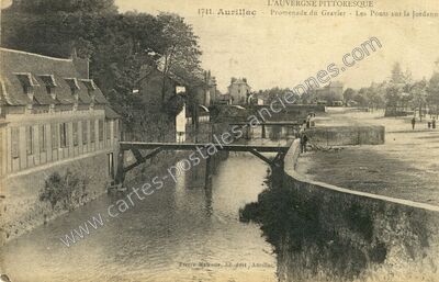 Carte postale ancienne Promenade du Gravier - Les Ponts sur la Jordanne — Aurillac (Cantal)