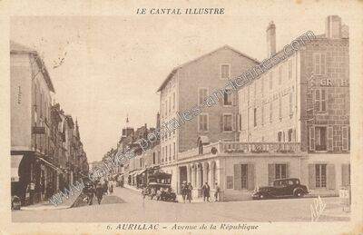 Carte postale ancienne Avenue de la République — Aurillac (Cantal)