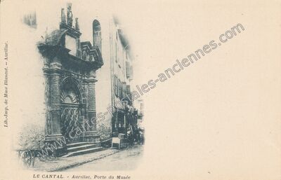 Carte postale ancienne Porte du Musée — Aurillac (Cantal)