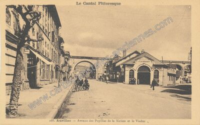 Carte postale ancienne Le Cantal Pittoresque — Aurillac (Cantal)