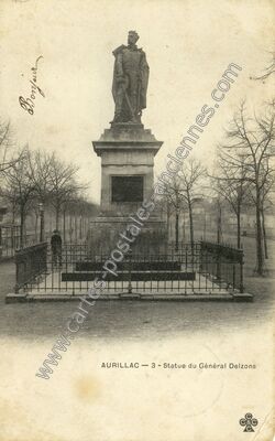 Carte postale ancienne Statue du Général Delzons — Aurillac (Cantal)