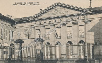 Carte postale ancienne La Préfecture — Aurillac (Cantal)