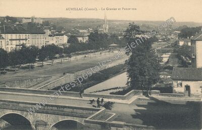 Carte postale ancienne Le Gravier et Panorama — Aurillac (Cantal)