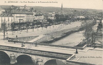 Carte postale ancienne Le Pont Bourbon et la Promenade du Gravier — Aurillac (Cantal)