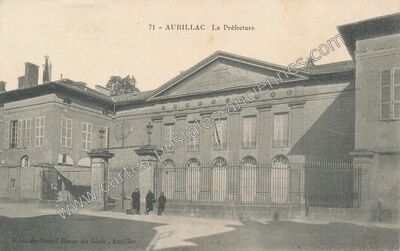 Carte postale ancienne La Préfecture — Aurillac (Cantal)