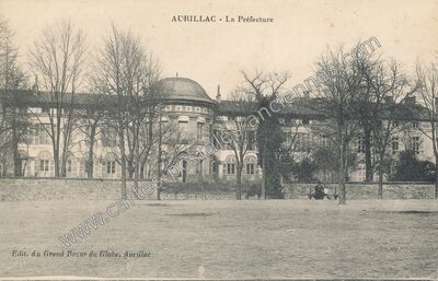 Carte postale ancienne La Préfecture — Aurillac (Cantal)