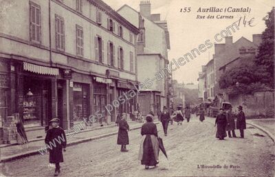 Carte postale ancienne Rue des Carmes — Aurillac (Cantal)