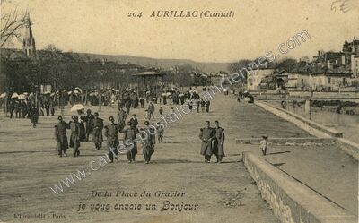 Carte postale ancienne De la Place du Gravier — Aurillac (Cantal)