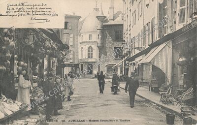 Carte postale ancienne Maison Consulaire et Théâtre — Aurillac (Cantal)