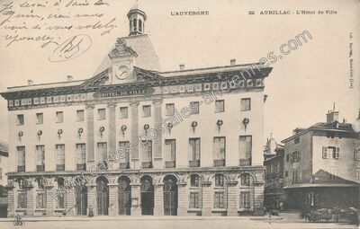 Carte postale ancienne L'Hôtel de Ville — Aurillac (Cantal)