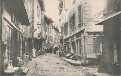 Carte postale ancienne Rue des Forgerons — Aurillac (Cantal)