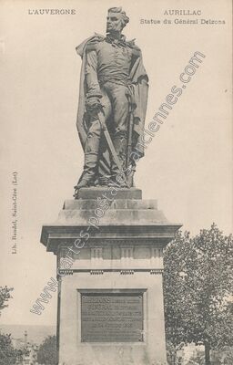 Carte postale ancienne Statue du Général Delzons — Aurillac (Cantal)