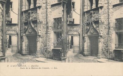 Carte postale ancienne Porte de la Maison des Consuls — Aurillac (Cantal)