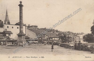 Carte postale ancienne Place Monthyon — Aurillac (Cantal)