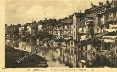Carte postale ancienne Vieilles Maisons sur la Jordanne — Aurillac (Cantal)